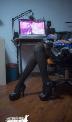 女大学生的沙龙室4