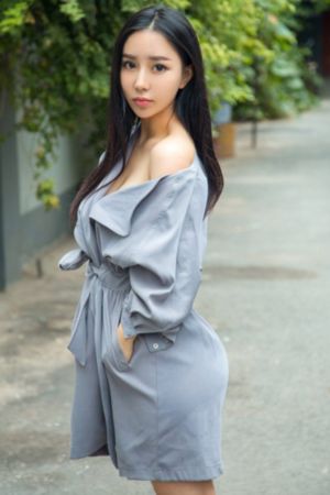两男一女3p揉着她的奶视频