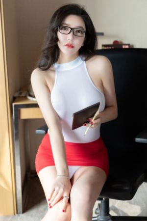 逗弄揉捏挺立的乳尖