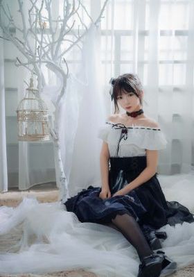 富婆找两个黑人3p在线视频